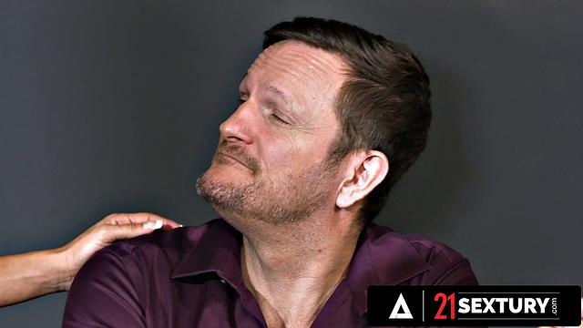 21 SEXTURY - Sexy Secretary Veronica Leal Gets Fucked Hard By Three Colleagues