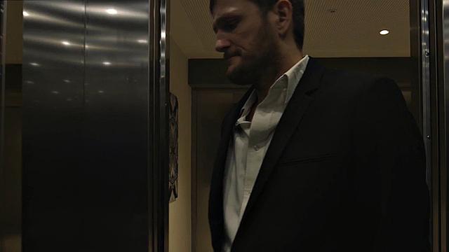 Amateur IR anal babe assbanged by repairman with BBC