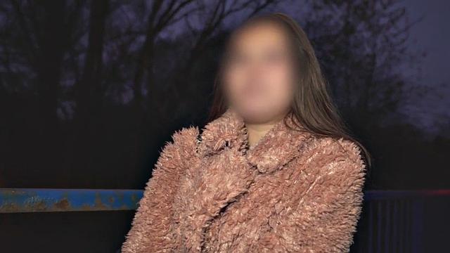 Real picked up chick fucked in public outdoor van