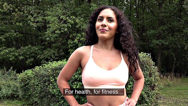 Fitness model gets fucked in garage