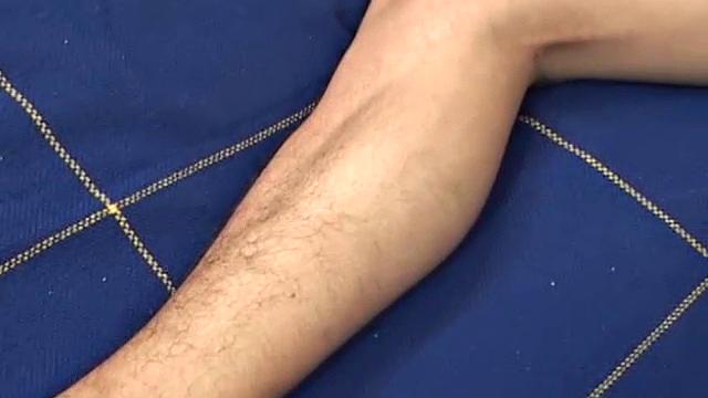 Хуан Карлос дрочит так, будто это последний раз