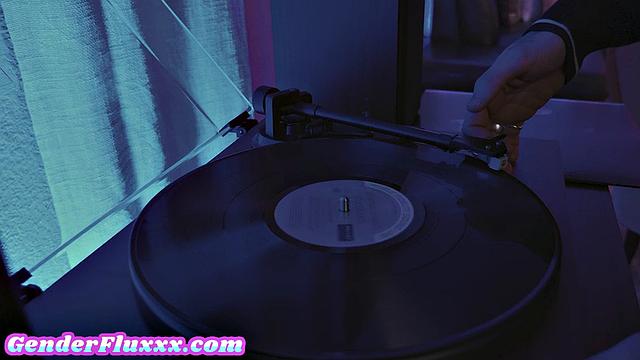 Real trans lesbian eating cunt