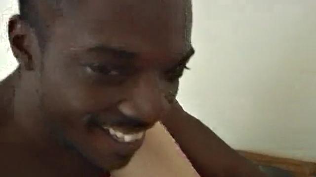 BBW Marisella Gets Her Pussy Probed