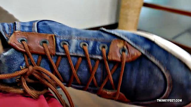 Marcon wanks to feet