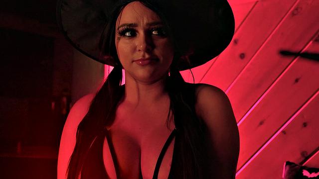 Dirty chubby enjoys facesitting at Halloween party