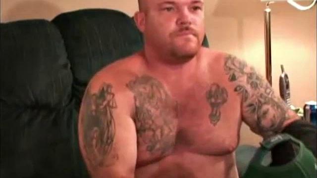 Атлантский плотник кидает шуточки и ловит хуй на двоих