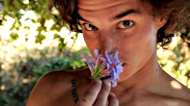 Sixpack jock solo masturbates on sunbed outdoors