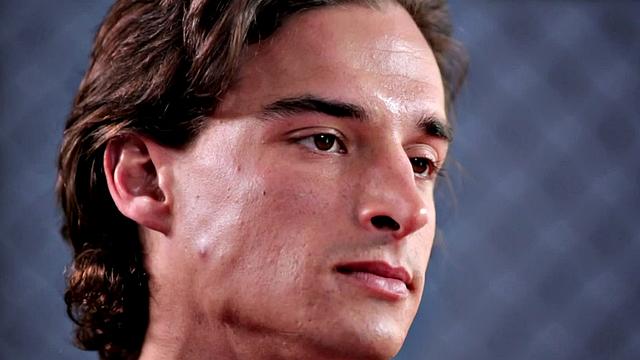 Sixpack jock solo masturbates on sunbed outdoors