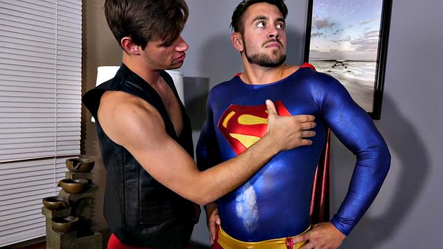 Ripped cosplayer barebacks in erotic couple
