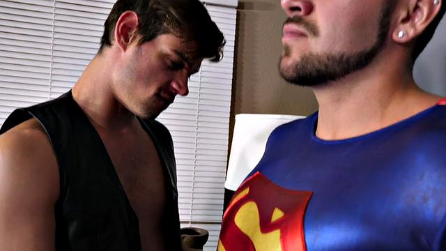 Ripped cosplayer barebacks in erotic couple