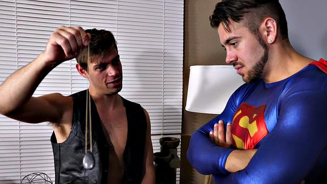 Ripped cosplayer barebacks in erotic couple