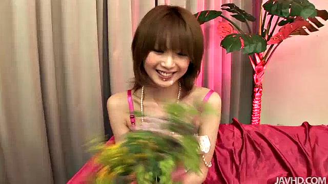 膣内撮影で感じちゃう！桜井梨花