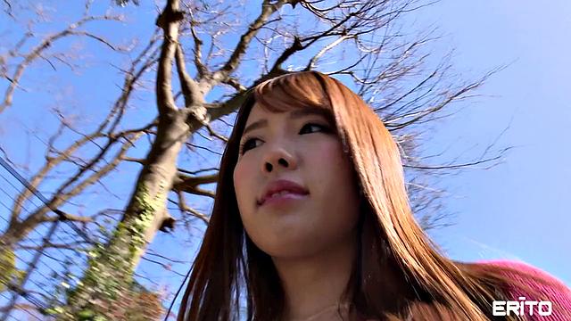 Руна Канда сосет и трахается в разных позах с партнером-танцором.