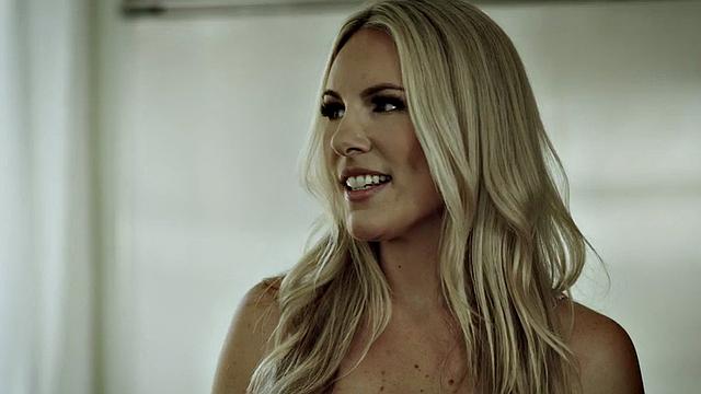 Жена забыла про мужа - трах с окулярами устроил марафон