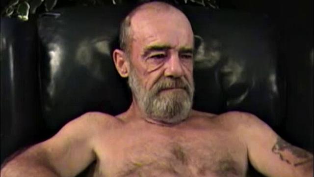 I ran into this roughneck little construction worker when he had just gotten back from working disaster relief in the gulf. This rugged man will tell you he likes to get fucked.