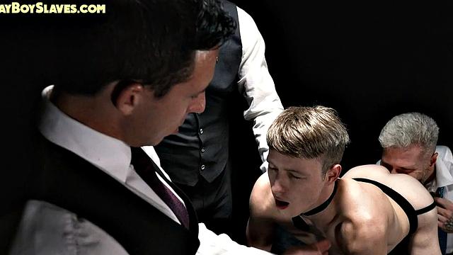 21yo sub fucked by mature in front of voyeur DILFS