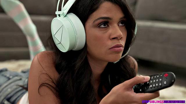 My Step Sisters Titty Popped Out - S18:E2