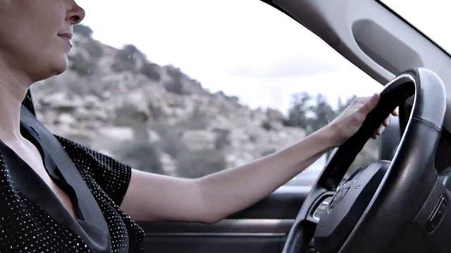 Ebony babe pussyfingered and pussyeaten by MILF