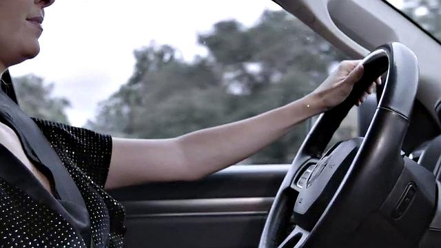 Ebony babe pussyfingered and pussyeaten by MILF