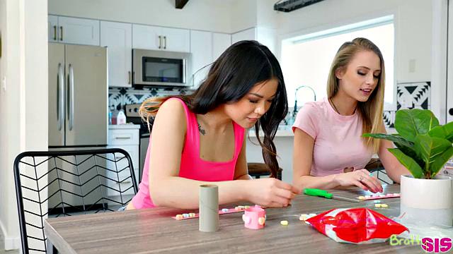 Sizing Up Our Valentines Dick - S26:E1