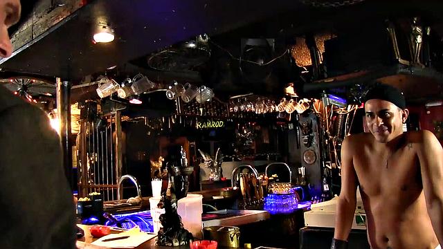 Blade Hunter Bareback Fucks Cesar