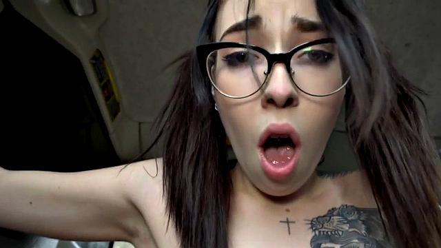 Alternative cab babe sucking driver in POV