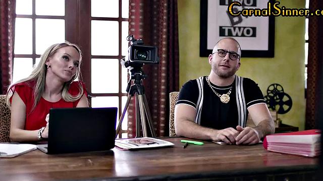 Cute blonde bae smashed in bi 3some