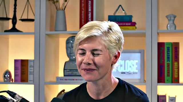 Big-titted raven fingerfucking herself