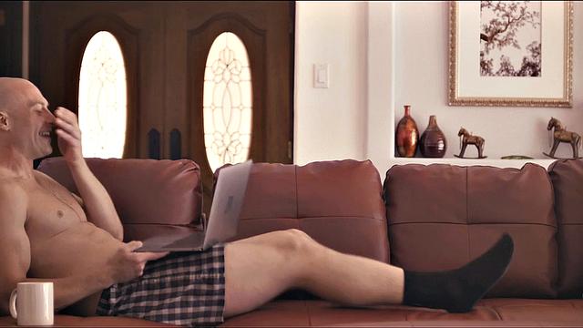 Вуайерист 3 - Сцена 2 - Попался на камеру