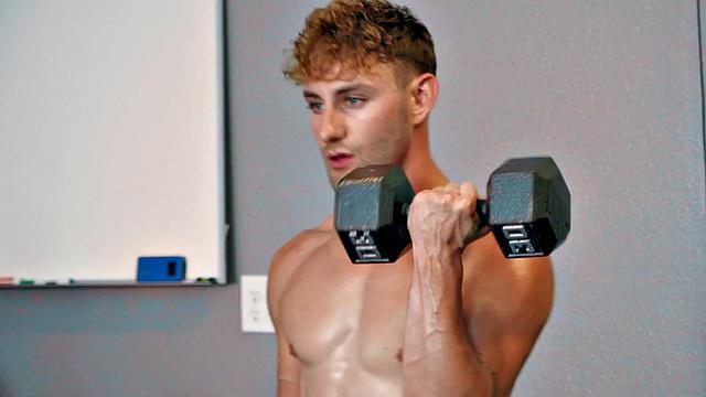 Eager muscled jock assfucks gym partner after rimjob
