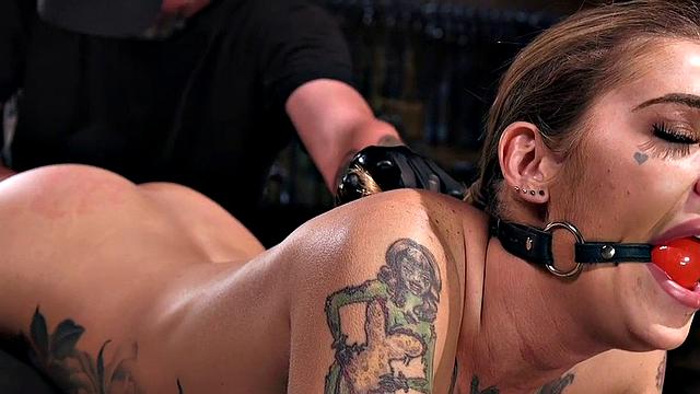 Trapped BDSM slut fucked in wet cunt by dominating partner