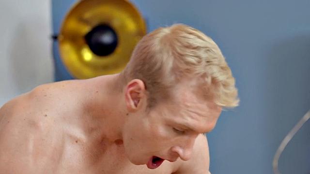 Athletic inked jock barebacked and jizzed by after BJ