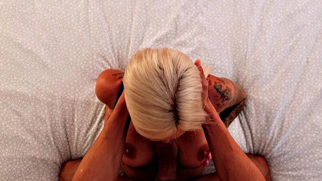 Blondie Bombshell & Big Bombs