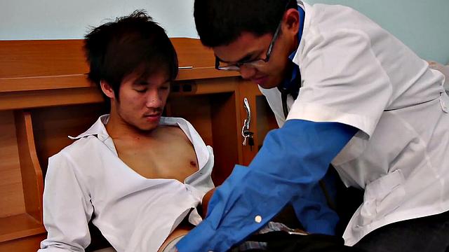 Asian doctor penetrates twink patient in anal hole