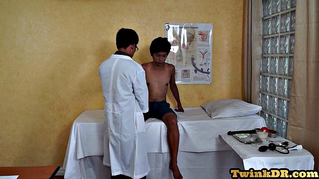 Skinny asian analized by 2 doc