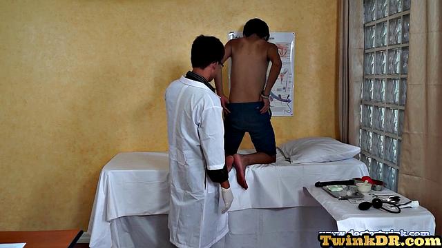 Skinny asian analized by 2 doc