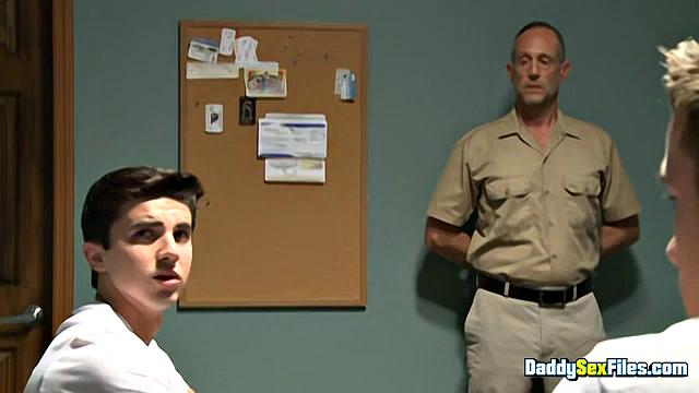 A Leaving Gang Fuck Session - Mike Chambers, Leo Sweetwood
