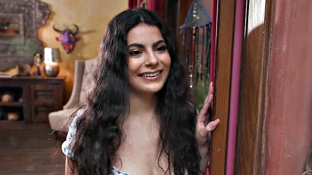 Hairy petite cockriding older guy