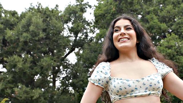 Hairy petite cockriding older guy