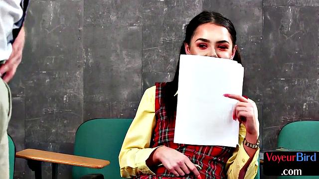 Соблазнительная училка в униформе любит показывать трусики под юбкой для вуайера, который не может устоять перед зрелой дамой.