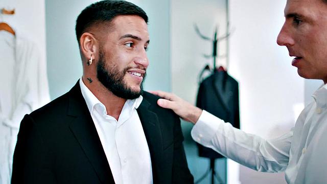 Athletic jocks enjoy passionate bareback after kissing