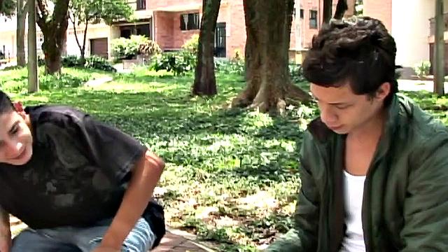 Skinny little Anderson has the hots for Duval and can't wait to get into his pants. Once they are behind closed doors he wastes little time getting the boy naked and sucking his big uncut cock.