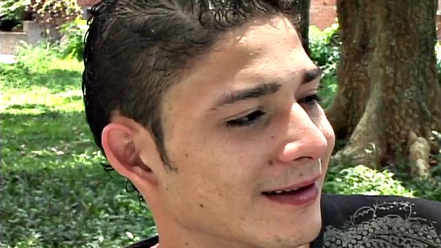 Skinny little Anderson has the hots for Duval and can't wait to get into his pants. Once they are behind closed doors he wastes little time getting the boy naked and sucking his big uncut cock.