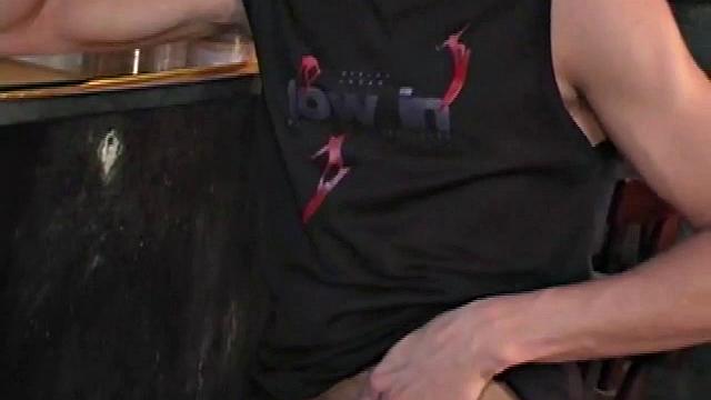 Rodrigo Lobo finds his way to the bar where twink Antonio Gallvam is having a water to cool down. Unashamed, Antonio silently flirts with the hunk.