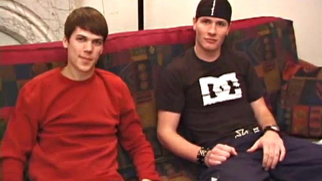 Прямой парень Престон поддался Мэттью и кайфанул от мужского куннилингуса