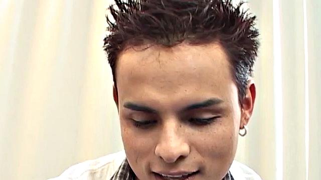 Amateur 21yo twink fucked after back massage