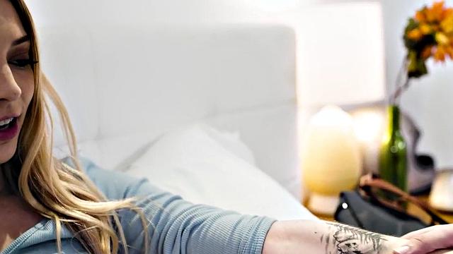 Scissoring massage rub wet pussies after pussylicking