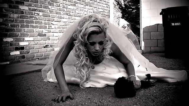 невеста Таня Джеймс получает по полной до свадьбы