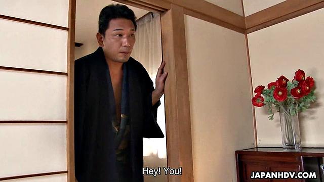 Maki Hojo and Tsubaki sharing shlong