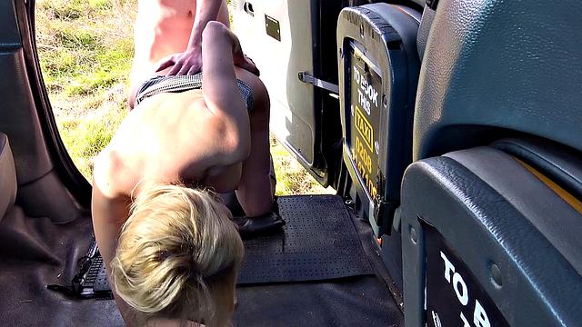 Amber Jayne's bald pussy filled with cum in first taxi ride